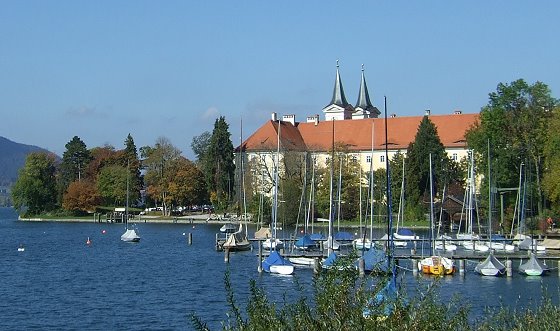 Segelhafen und Kloster in Tegernsee